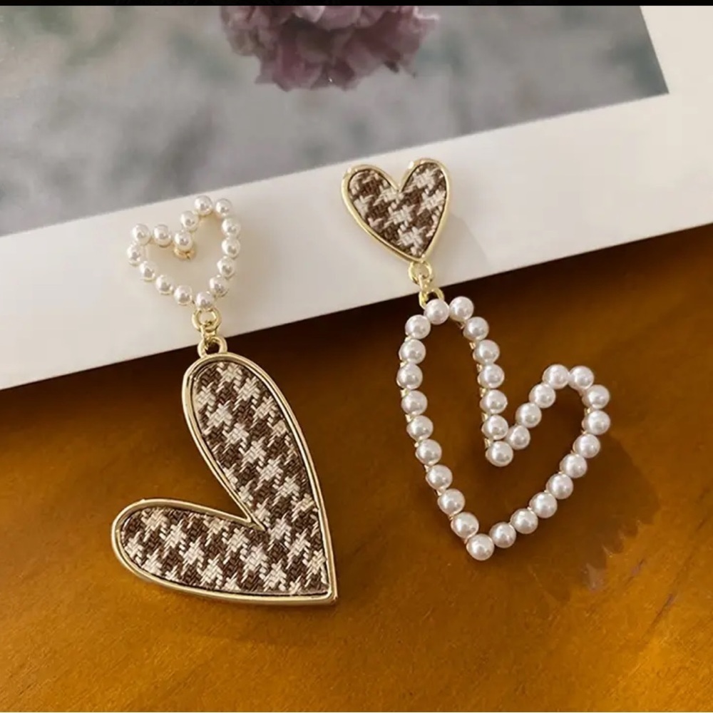 NWOT Boho Pearl Heart Stud Dangle Earrings 🌺 - Picture 3 of 5
